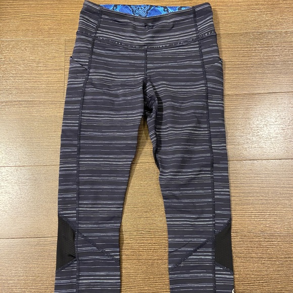 Lululemon mesh legging - Picture 3 of 3